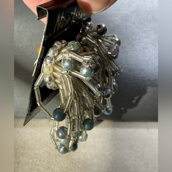 Vintage Multi bead Fireworks Clip On 3” Statement Earrings On Original Card NOS - Picture 3 of 9